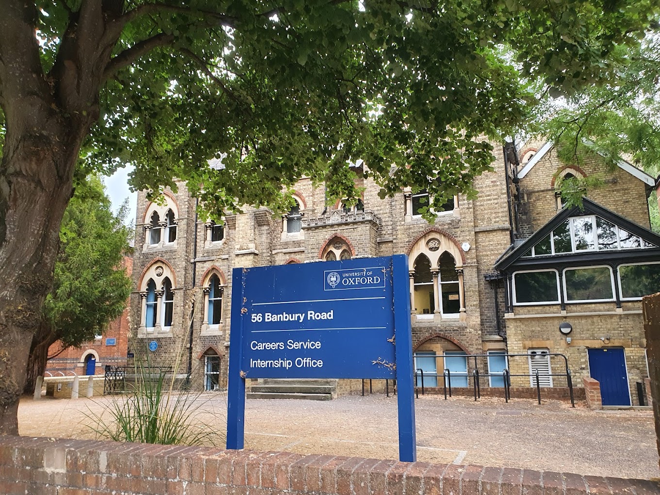 
	Rhodes Scholarship at University of Oxford UK 

	 
