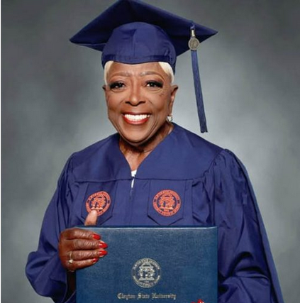   79-Year-Old Woman Earns US University Degree Six Decades After Dropping Out